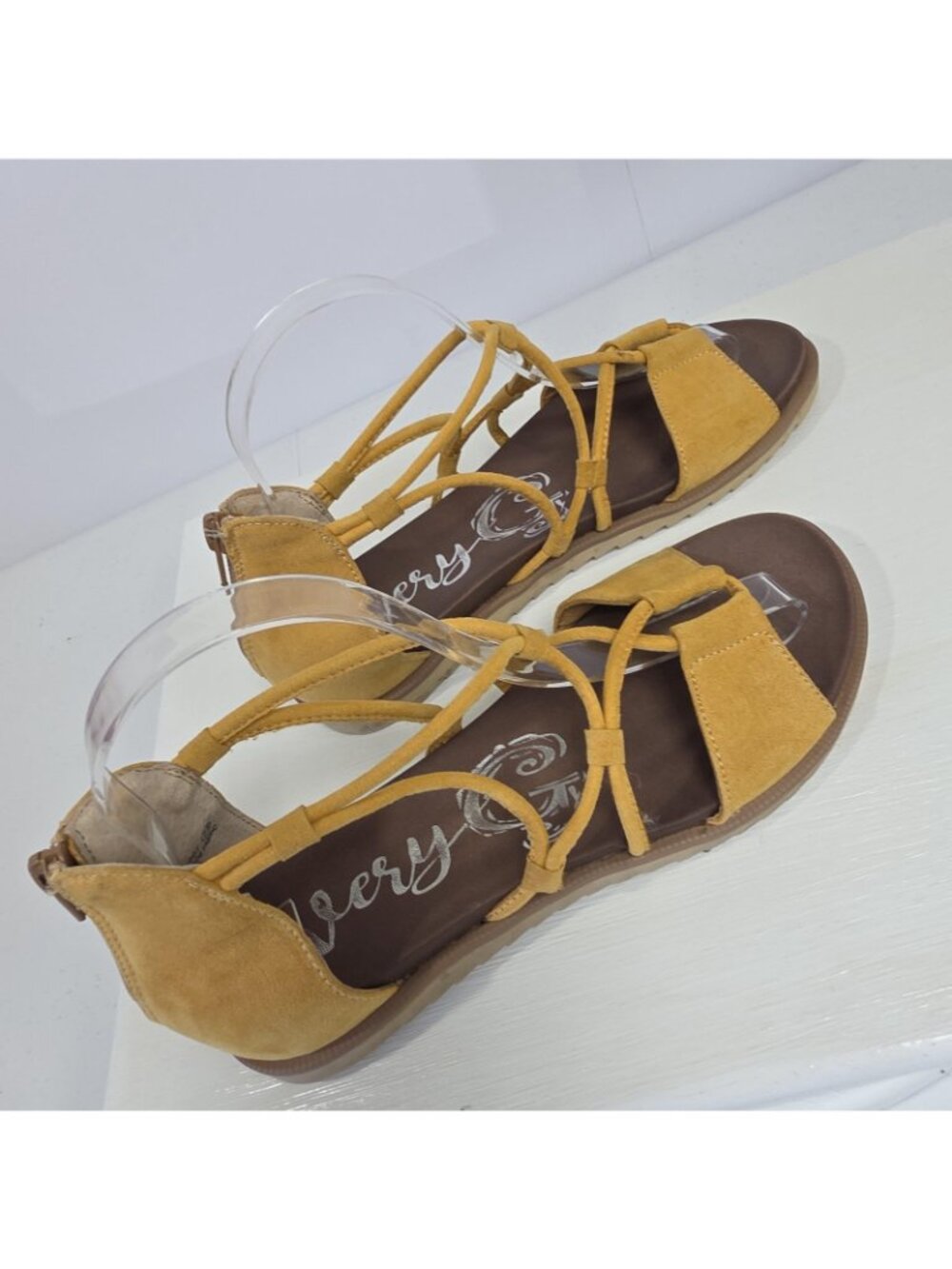 Very G Sandals Womens Size 7.5 Yellow Gladiator Flat Strappy Zip Back Faux Suede - Picture 6 of 11